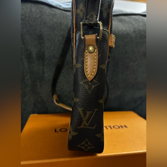 ***SOLD***Authentic Louis Vuitton Danube in lovely vintage condition. - Picture 6 of 16
